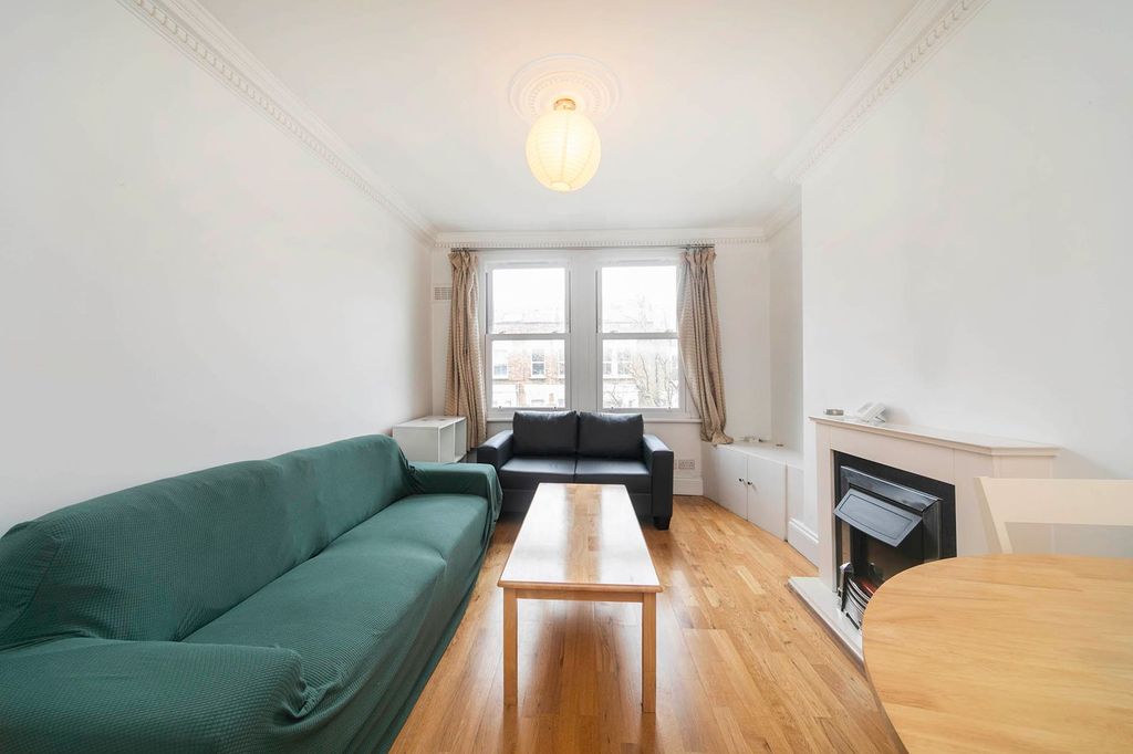 Property photo 3 of 11