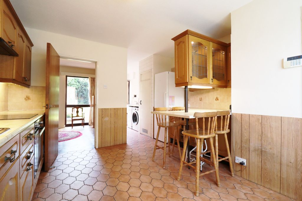 Property photo 3 of 26