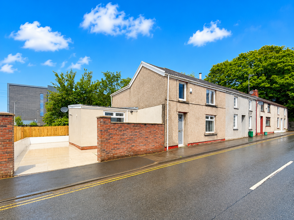 Property photo 1 of 18 4F722537-0B83-4B07-A36F-21D3EE1Db331