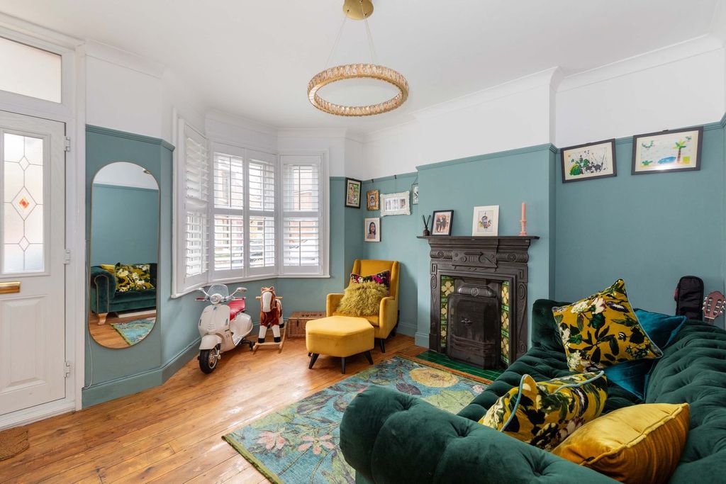 Property photo 2 of 13