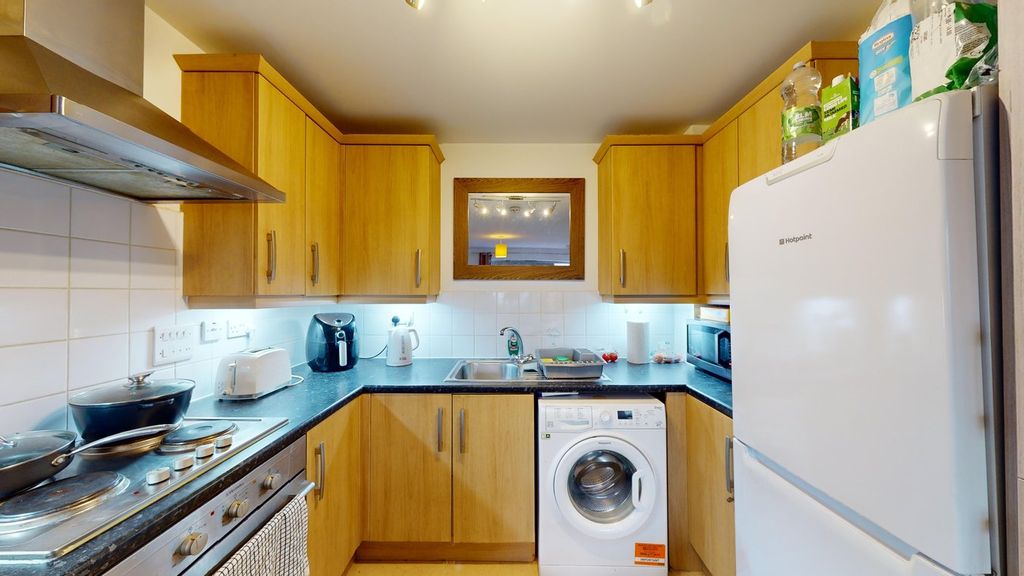 Property photo 2 of 9
