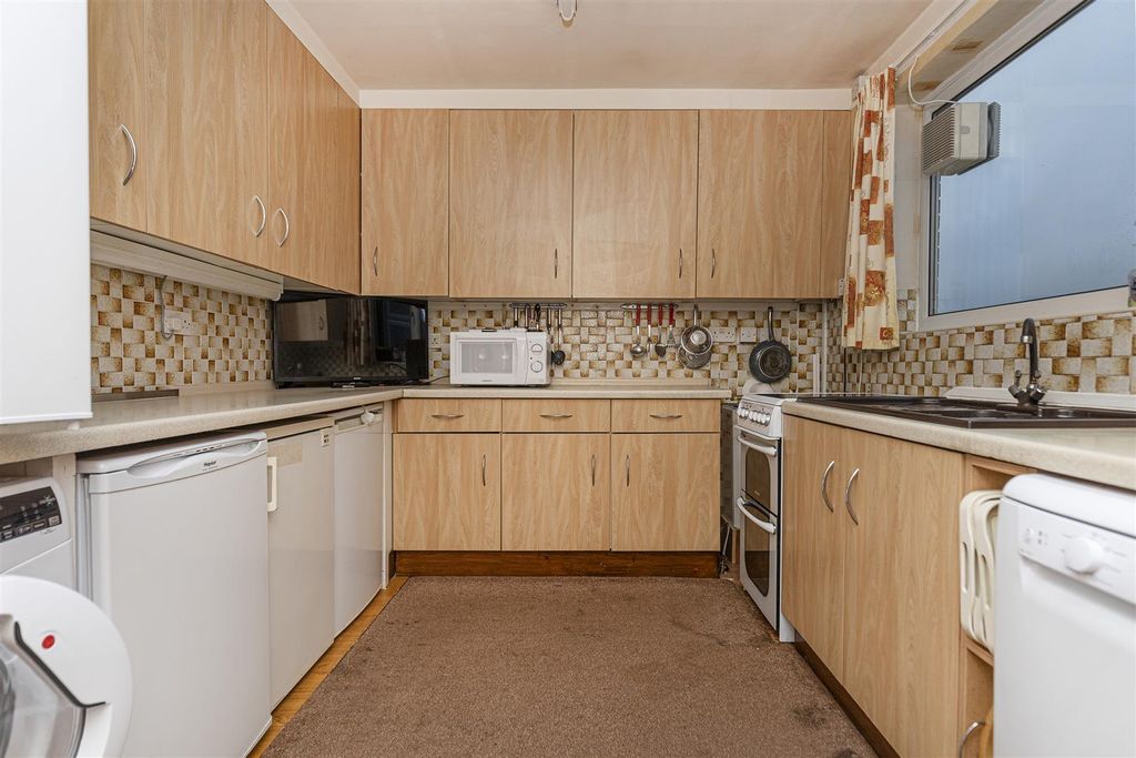 Property photo 3 of 29