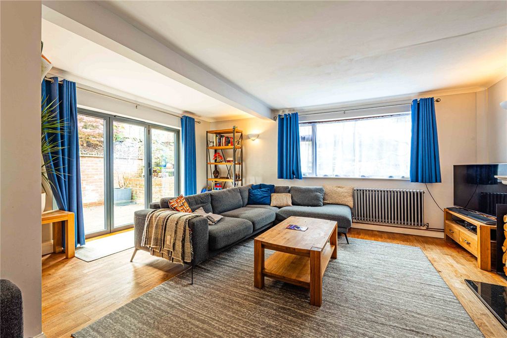 Property photo 2 of 17 Picture No. 04