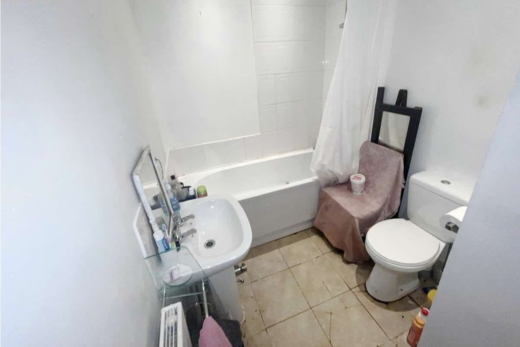 Property photo 3 of 6