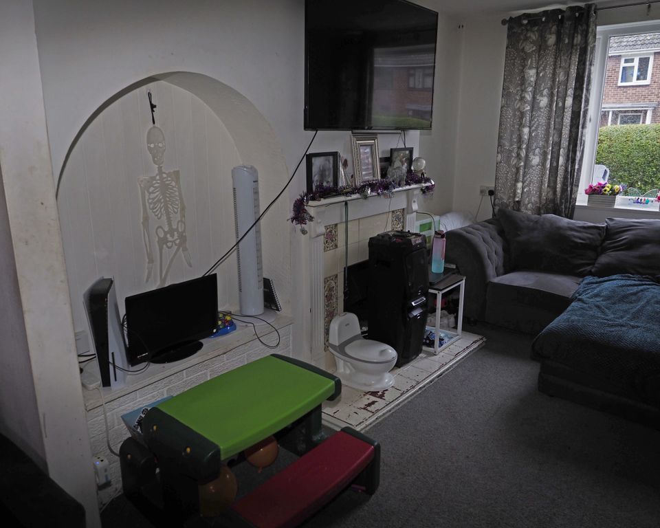 Property photo 3 of 24 Lounge