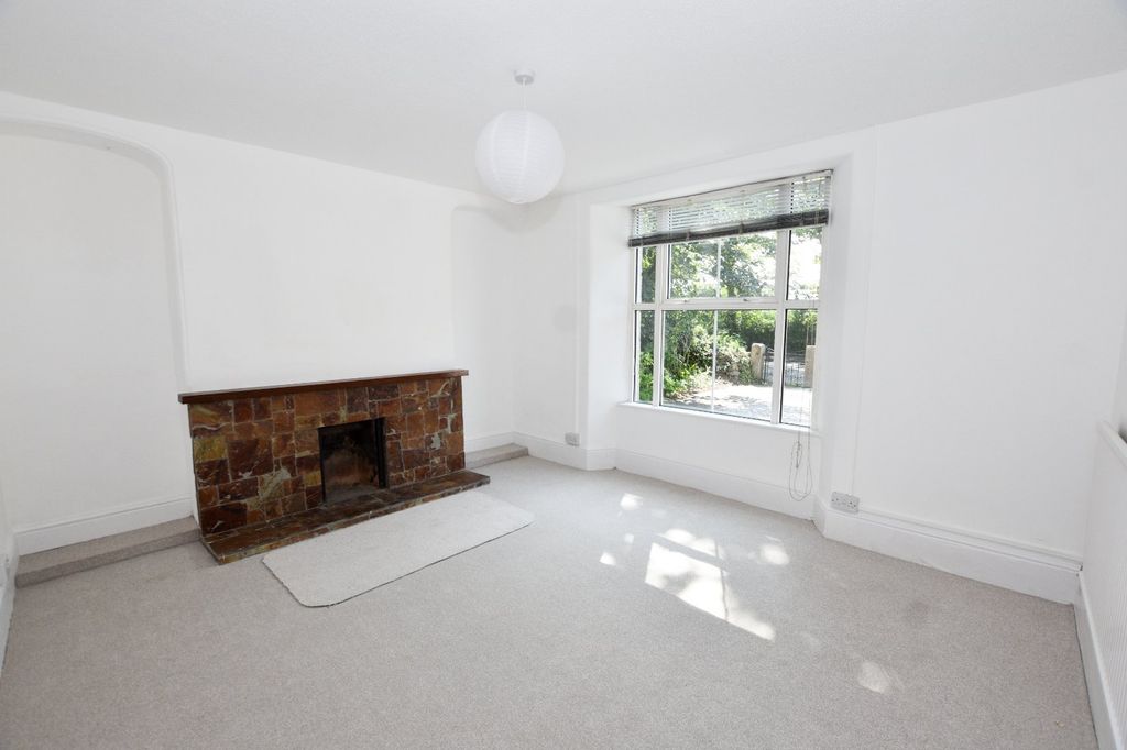 Property photo 2 of 21 Picture No. 11