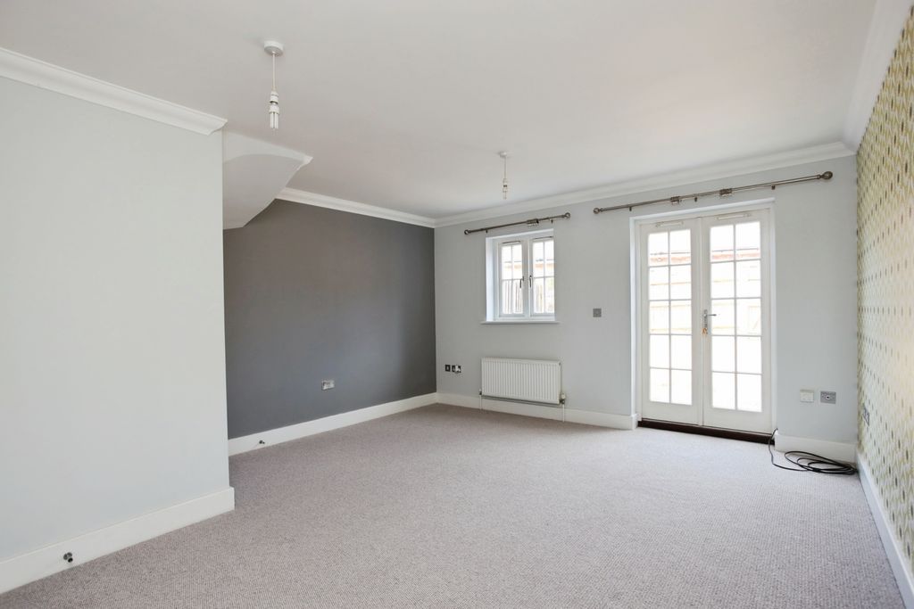 Property photo 2 of 12 Pbox-Img.Jpg