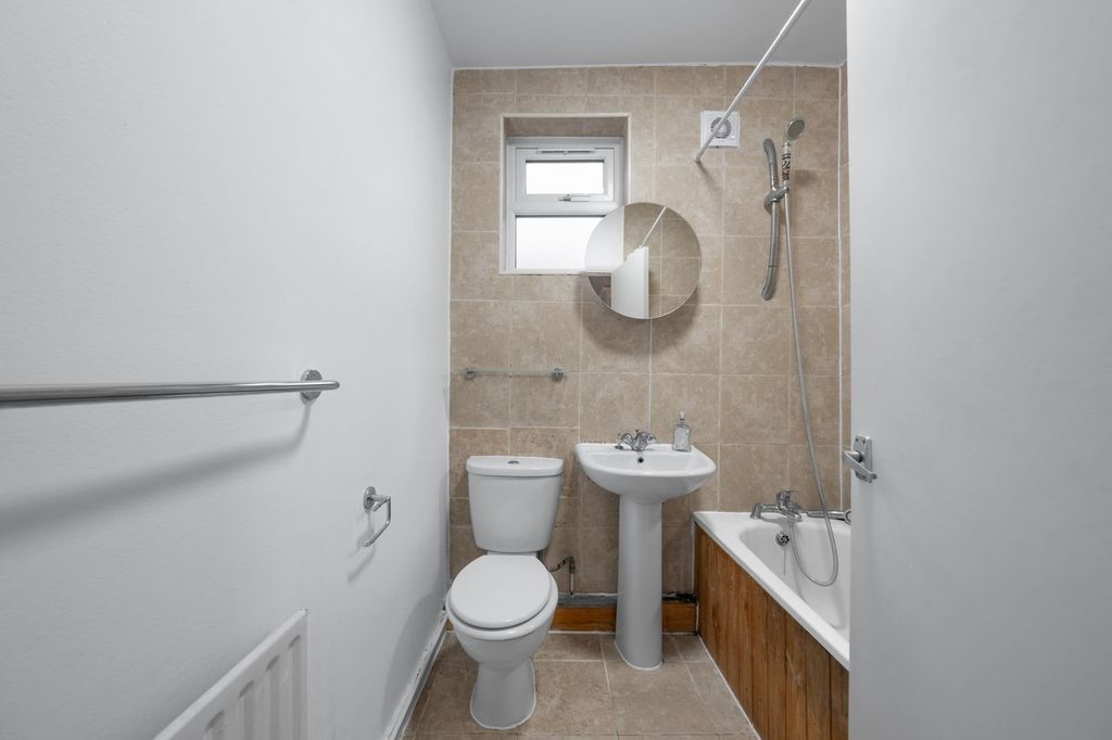 Property photo 3 of 12 Bathroom