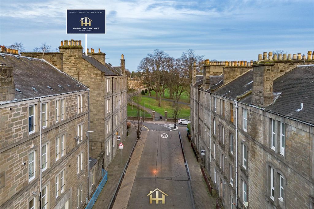 Property photo 2 of 16 38 Park Ave Dd4 6Nf 151225 Edit (1 Of 30) 1.Jpg