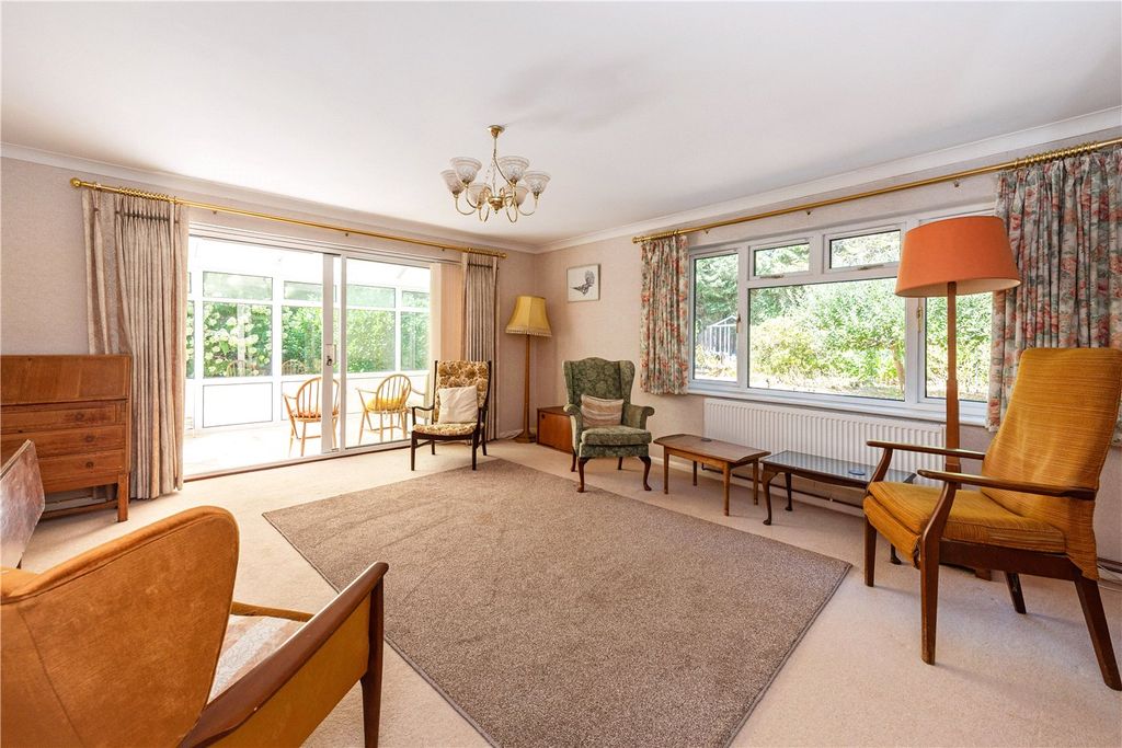 Property photo 2 of 14 Sitting Room