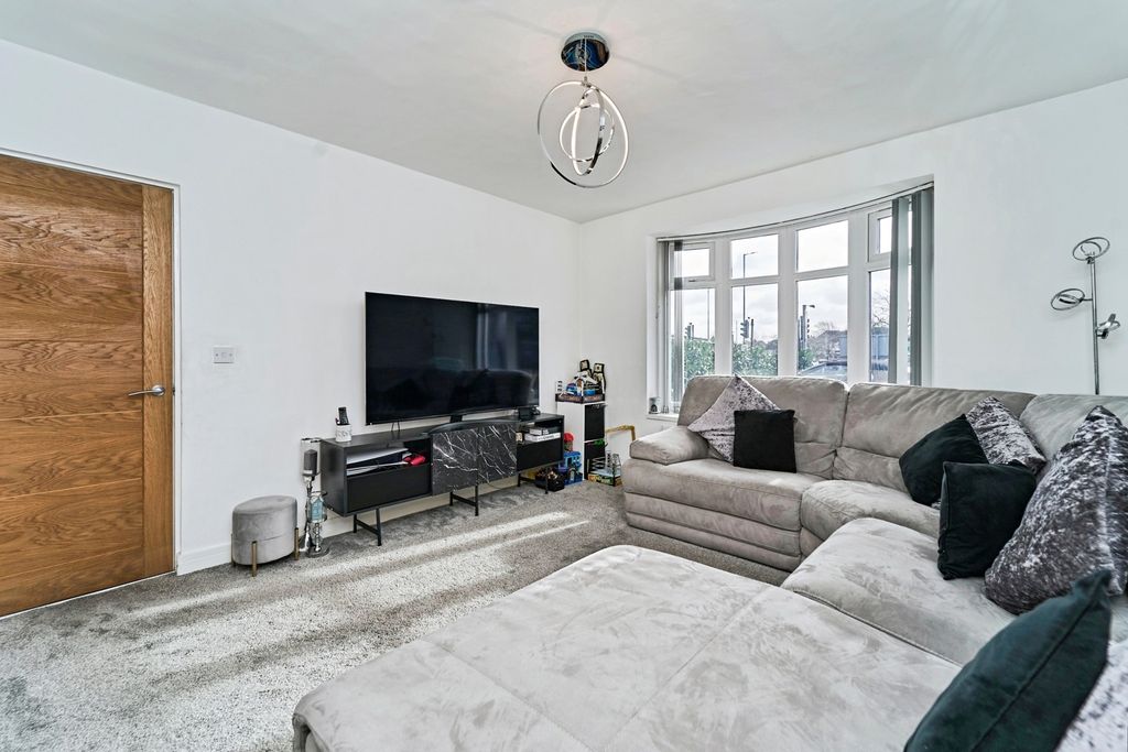 Property photo 2 of 18 Pbox-Img.Jpg