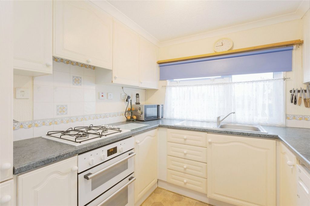 Property photo 2 of 17 Picture No. 10