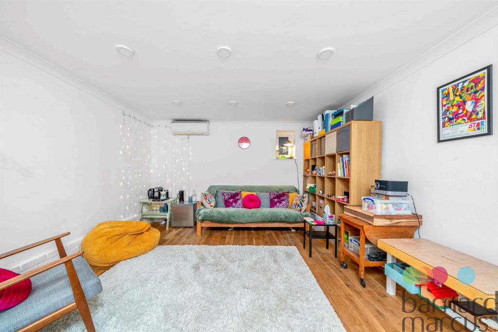 Property photo 2 of 22