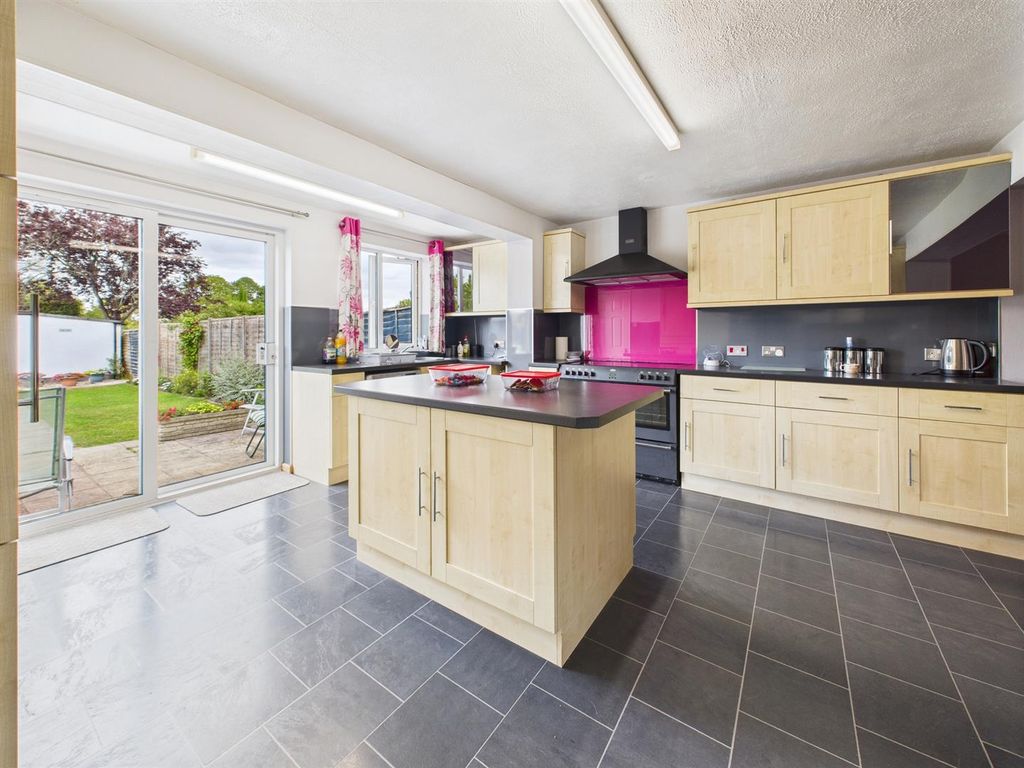 Property photo 3 of 14