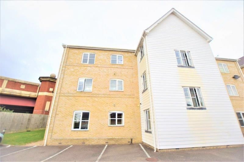 Property photo 1 of 9