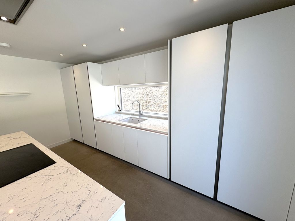 Property photo 3 of 29