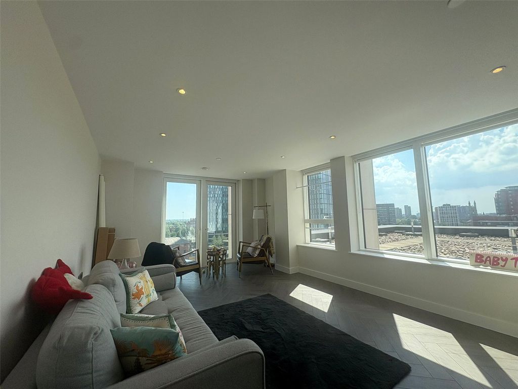 Property photo 2 of 11 Picture No. 27