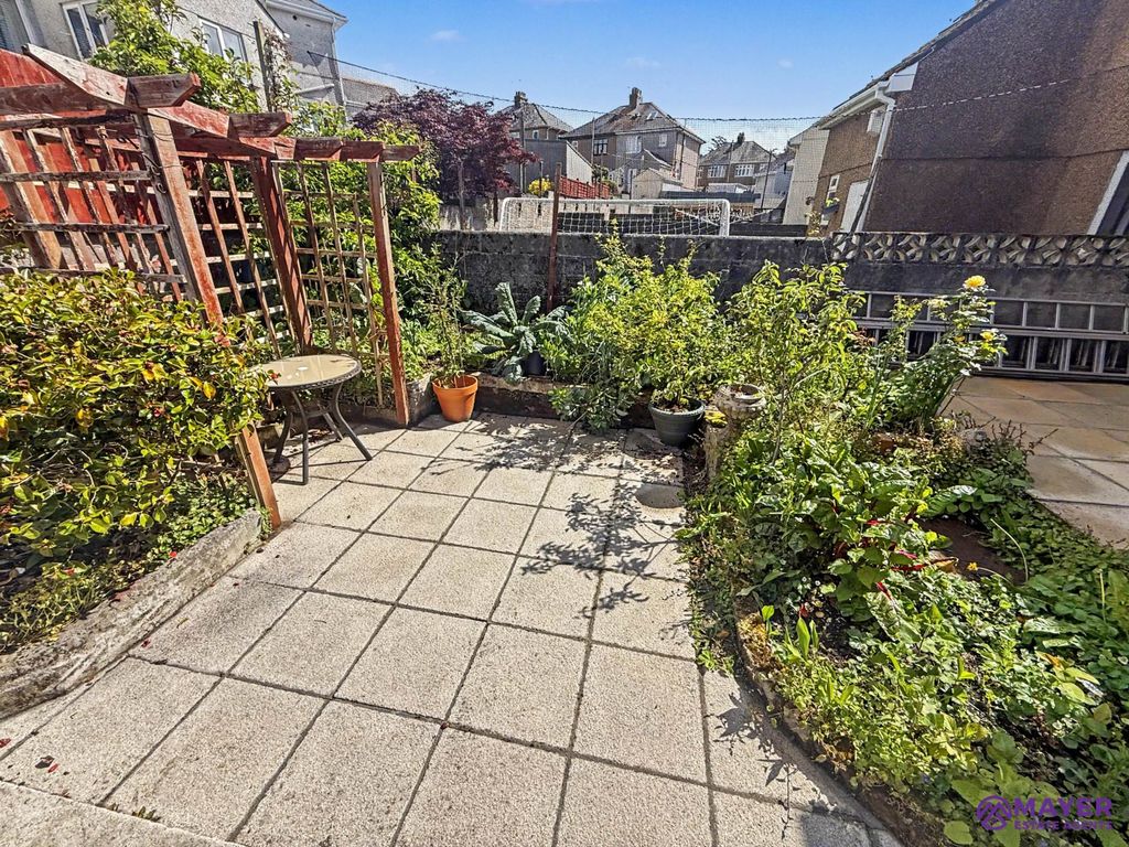 Property photo 3 of 16