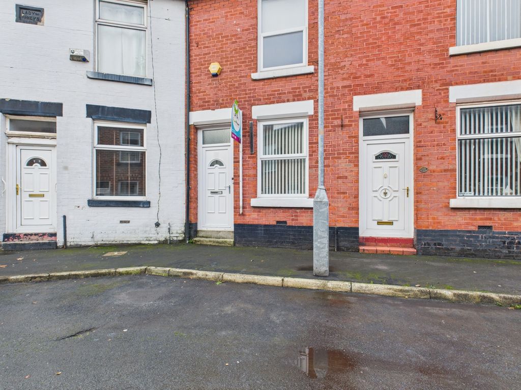 Property photo 1 of 19 Cam03729G0-Pr0170-Still056