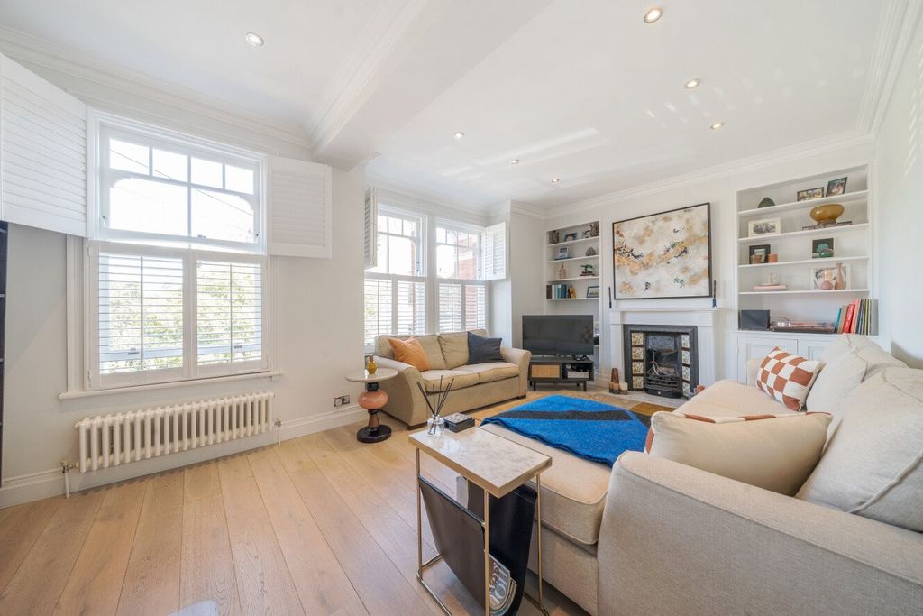 Property photo 2 of 14 Picture No. 12