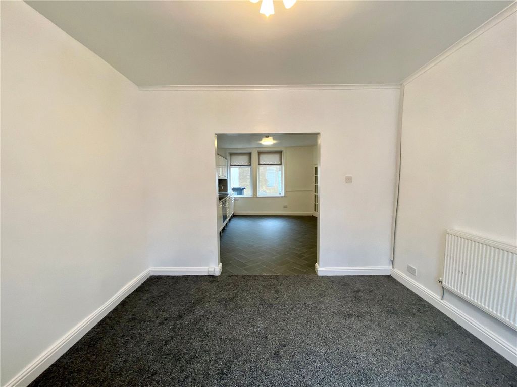 Property photo 3 of 14 Living Room