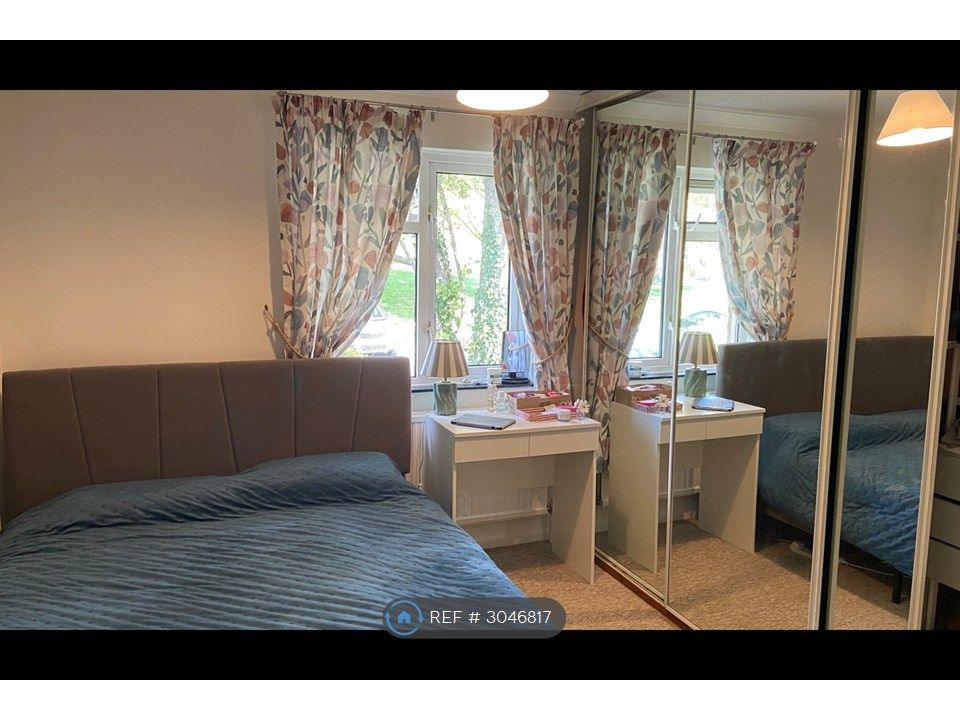 Property photo 3 of 11 Double Bedroom