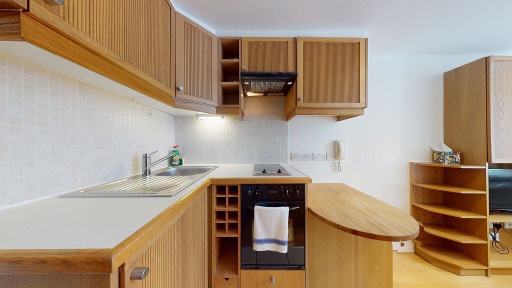 Property photo 2 of 4 Kitchen