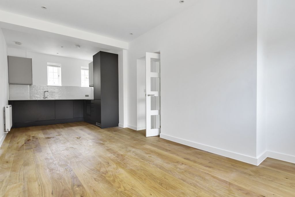 Property photo 2 of 9 788109 (2)
