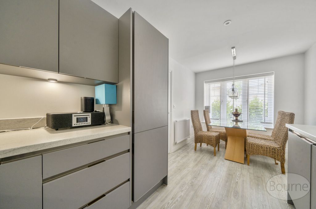 Property photo 3 of 12 443Fe12E-62A1-444...