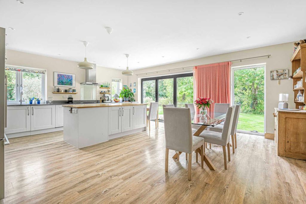 Property photo 2 of 41