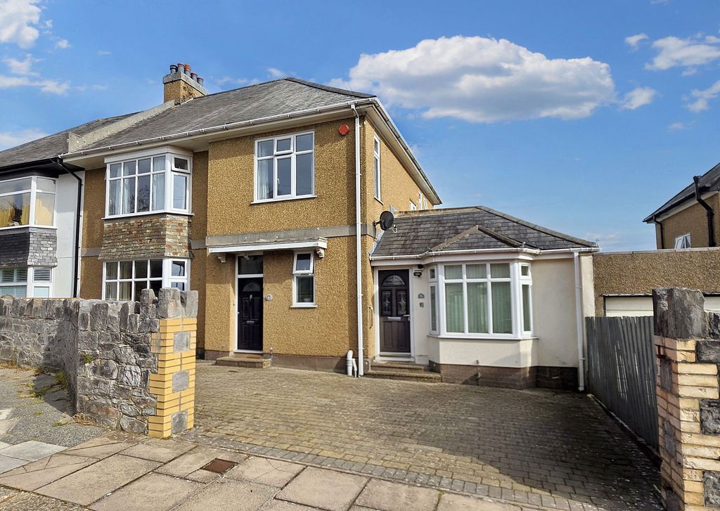 Property photo 1 of 20