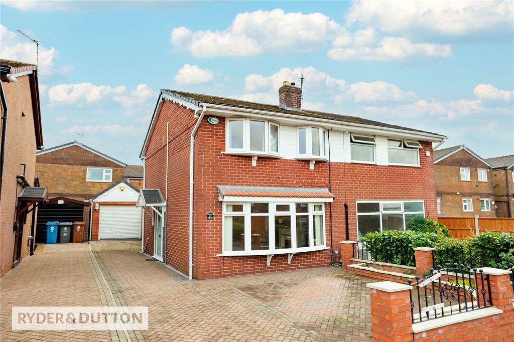 Property photo 1 of 21 External