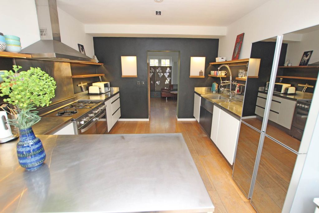 Additional image 18 of 3 bed detached house for saleHolywell Close, Eastbourne BN20