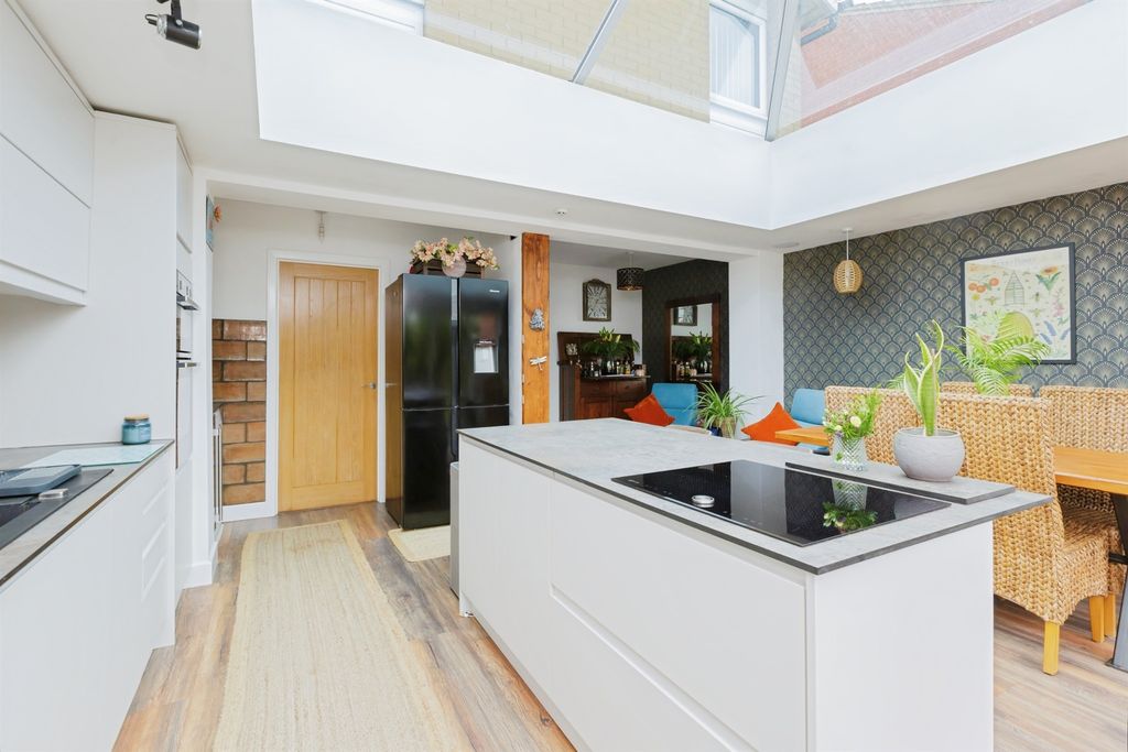 Property photo 3 of 21