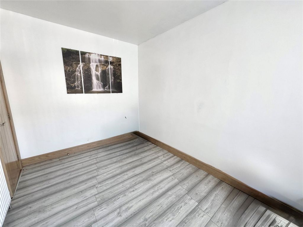 Property photo 2 of 18 Picture No. 19
