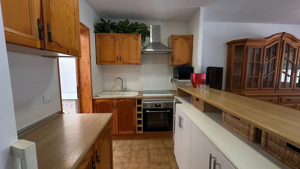 Property photo 3 of 41