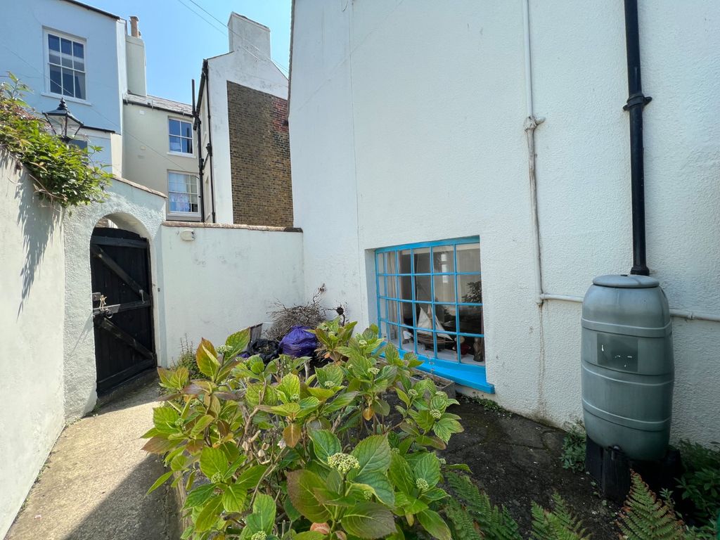 Property photo 3 of 11 Picture No. 16