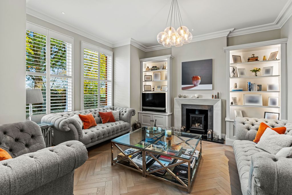 Property photo 2 of 19