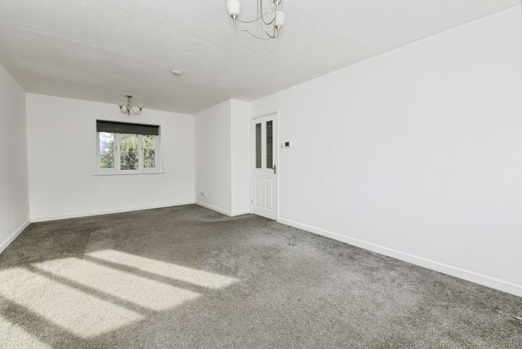 Property photo 3 of 16 Photo