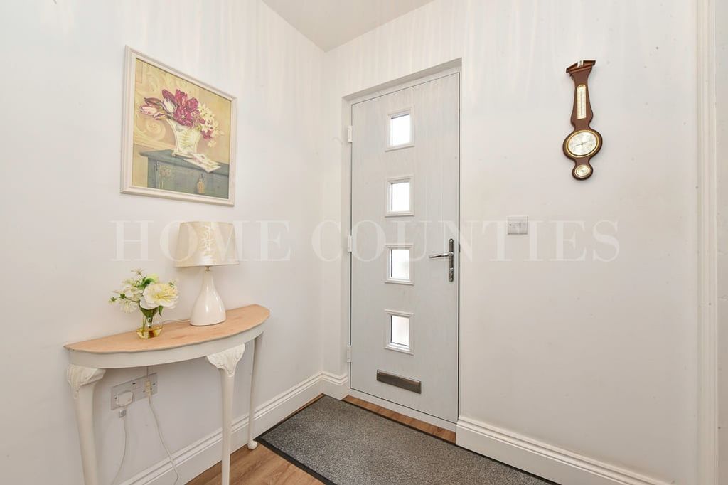 Property photo 2 of 27