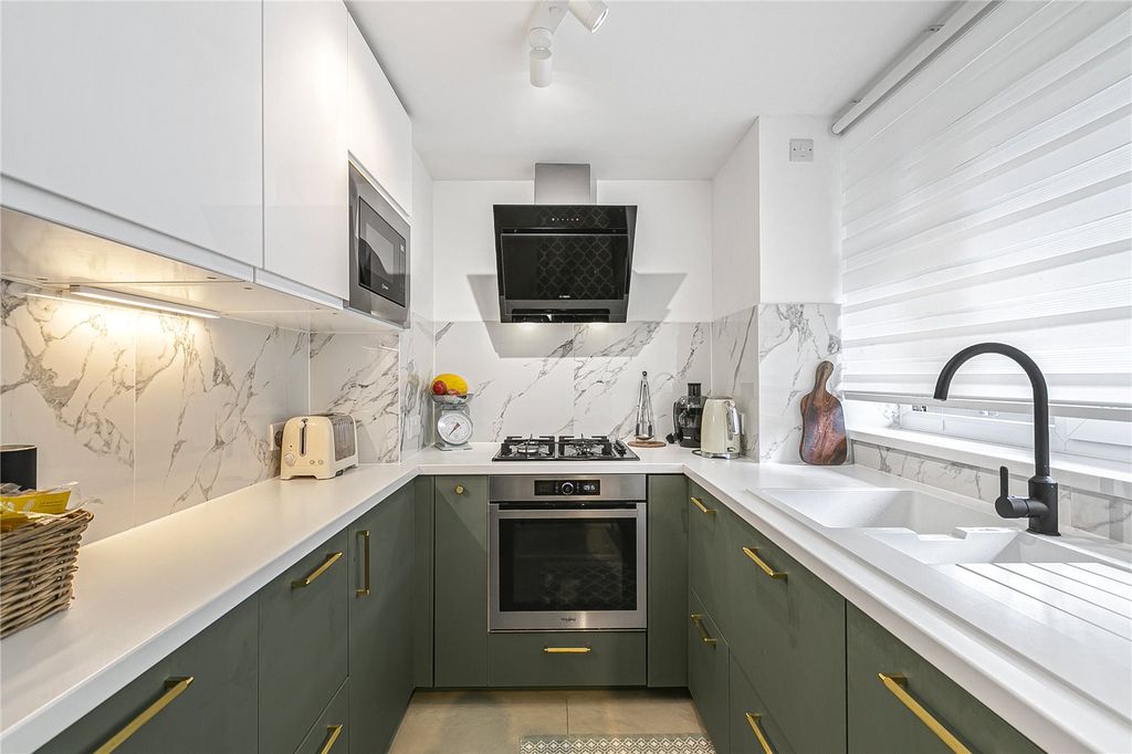 Property photo 2 of 15 Kitchen