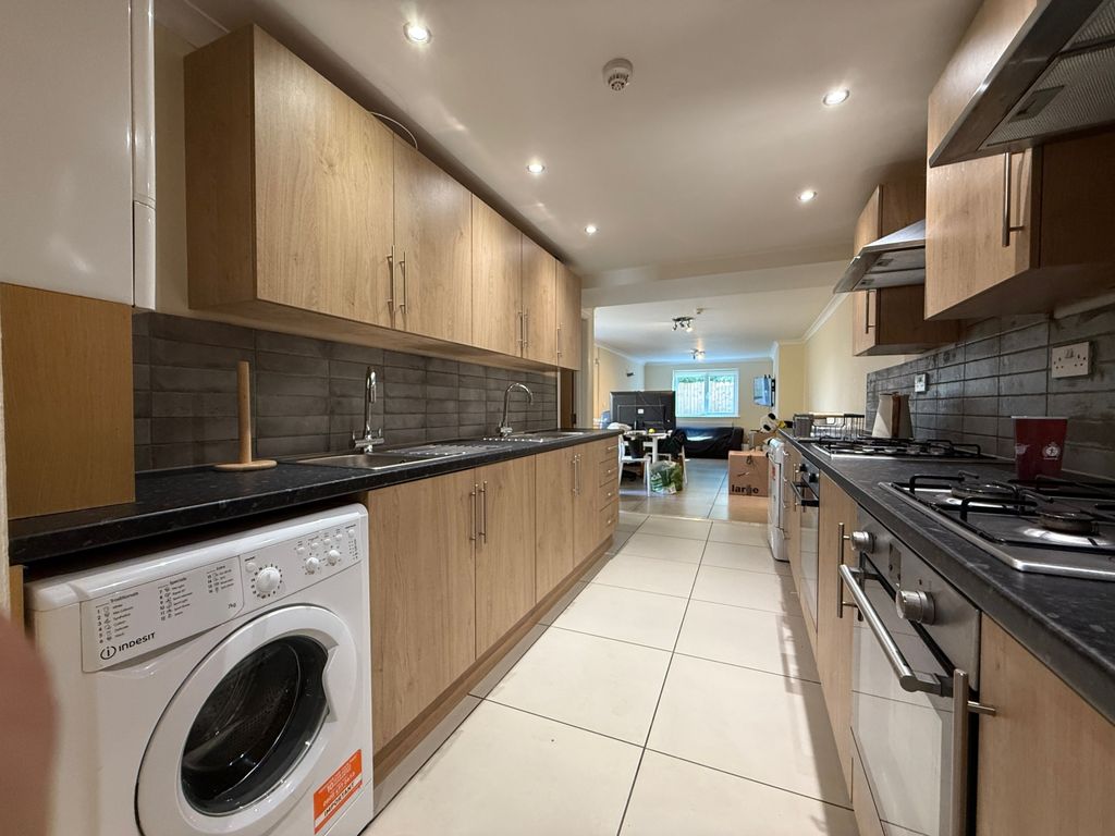 Property photo 1 of 19 Call 02920 668585 To Secure Your Viewing _19