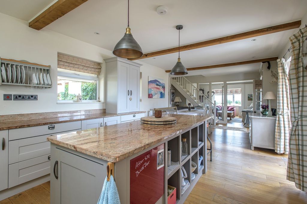 Property photo 2 of 22