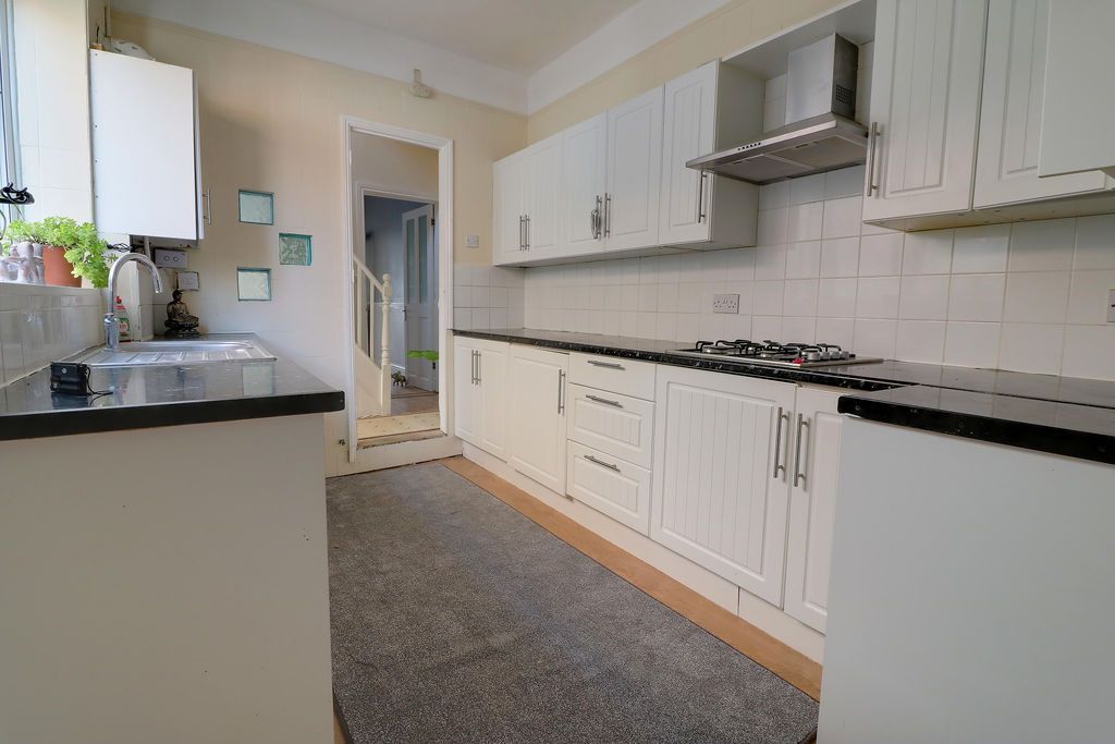 Property photo 2 of 16 Kitchen