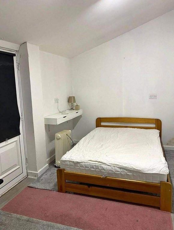 Property photo 1 of 4