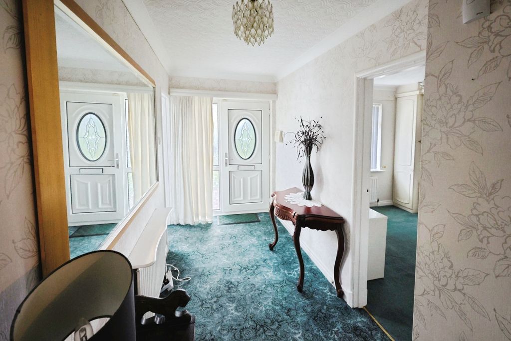 Property photo 2 of 11 Pbox-Unknown-335449.Jpg