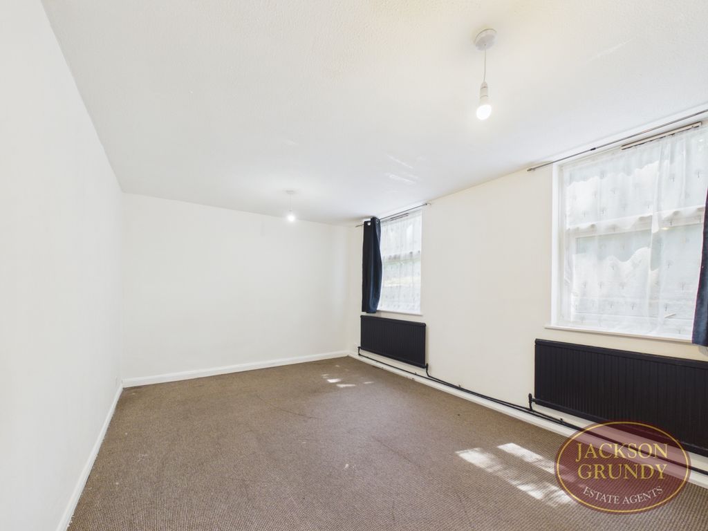 Property photo 3 of 15 Fulmar Lane