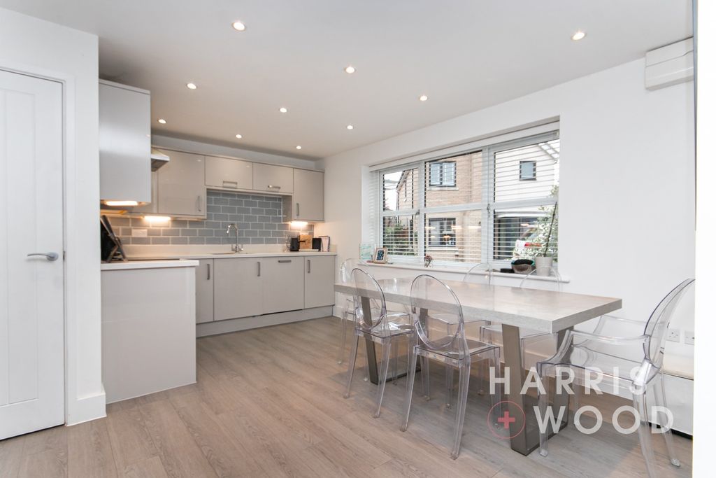 Property photo 2 of 30 4585483