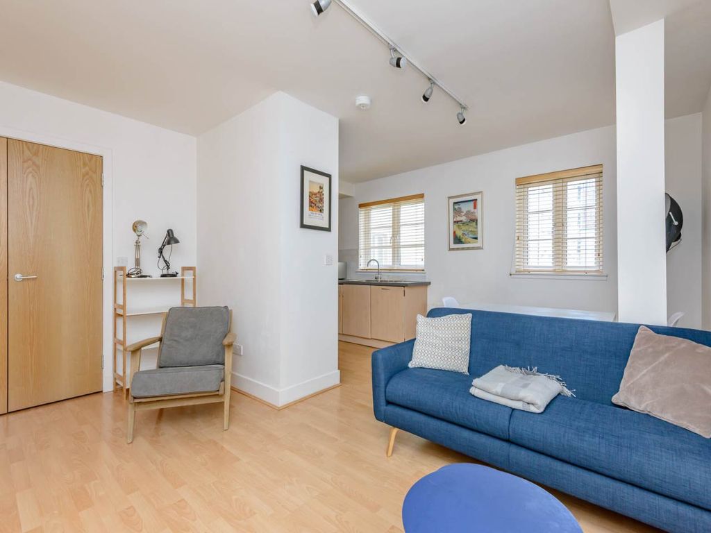 Property photo 2 of 12 72112_24-4-Easterdalrywynd-005