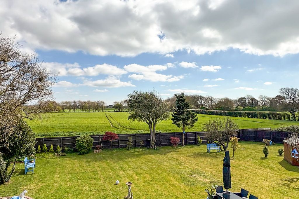 Property photo 3 of 23 Picture No. 16